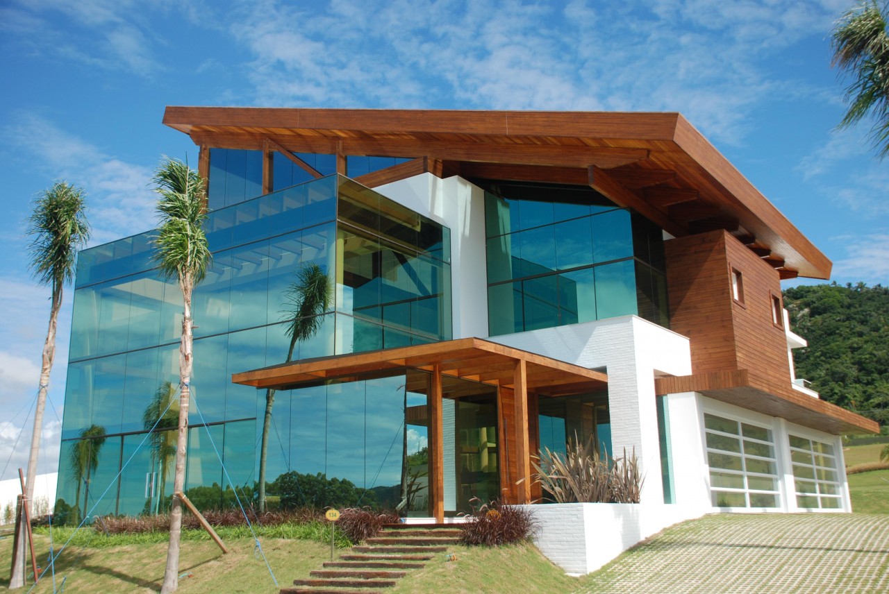 Fachadas de casas com vidro imagem