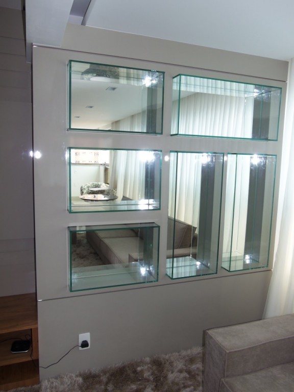 Decoração com nichos de vidros imagem