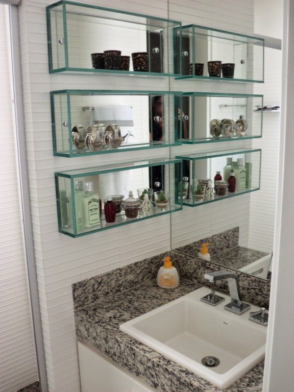 Decoração com nichos de vidros imagem