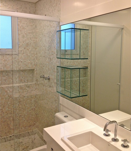 Decoração com nichos de vidros imagem